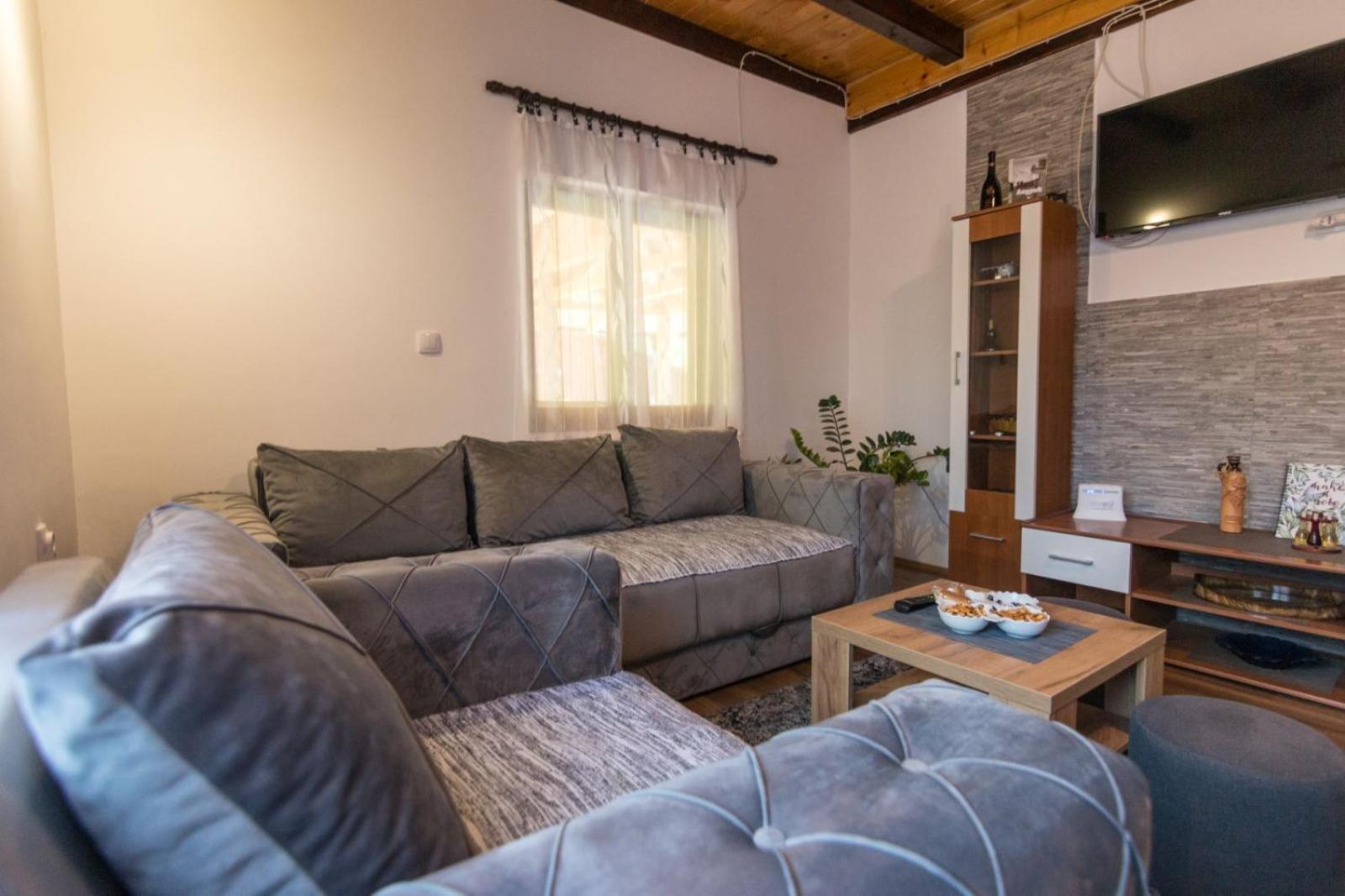 Brvnara Sofiana Holiday home Bajina Basta